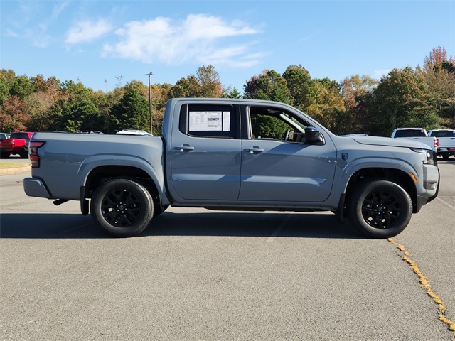 2026 Nissan Frontier Crew Cab SV photo 2