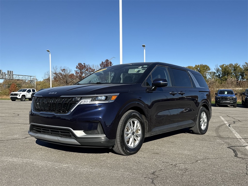 2023 Kia Carnival LX photo 4