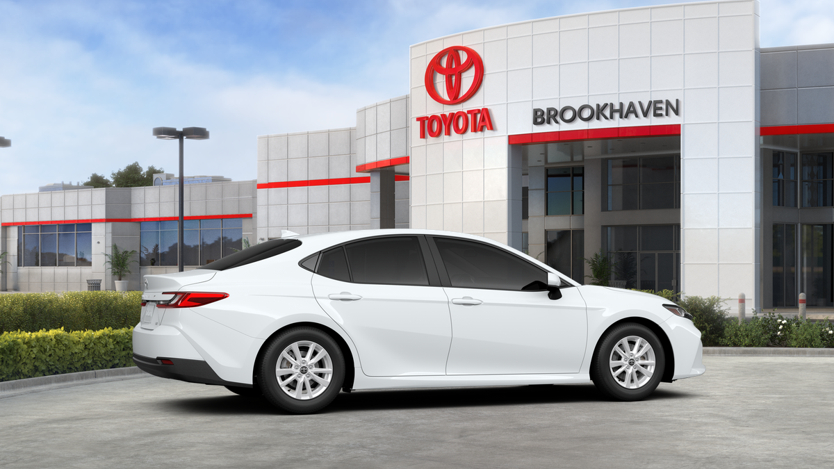 2025 Toyota Camry LE photo 10