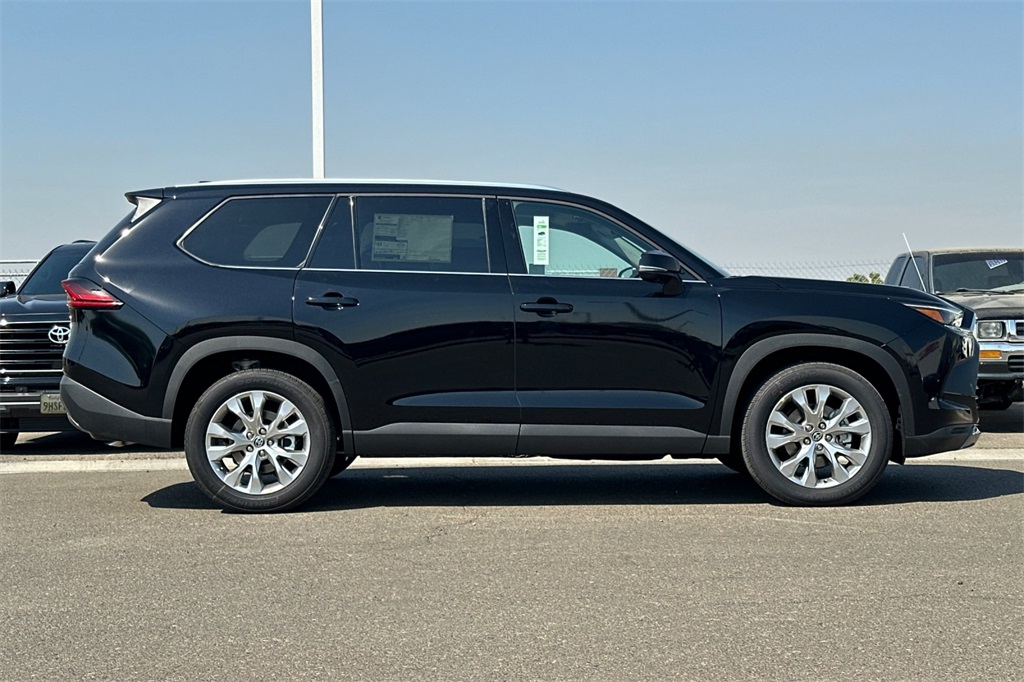 2025 Toyota Grand Highlander Limited AWD photo 3