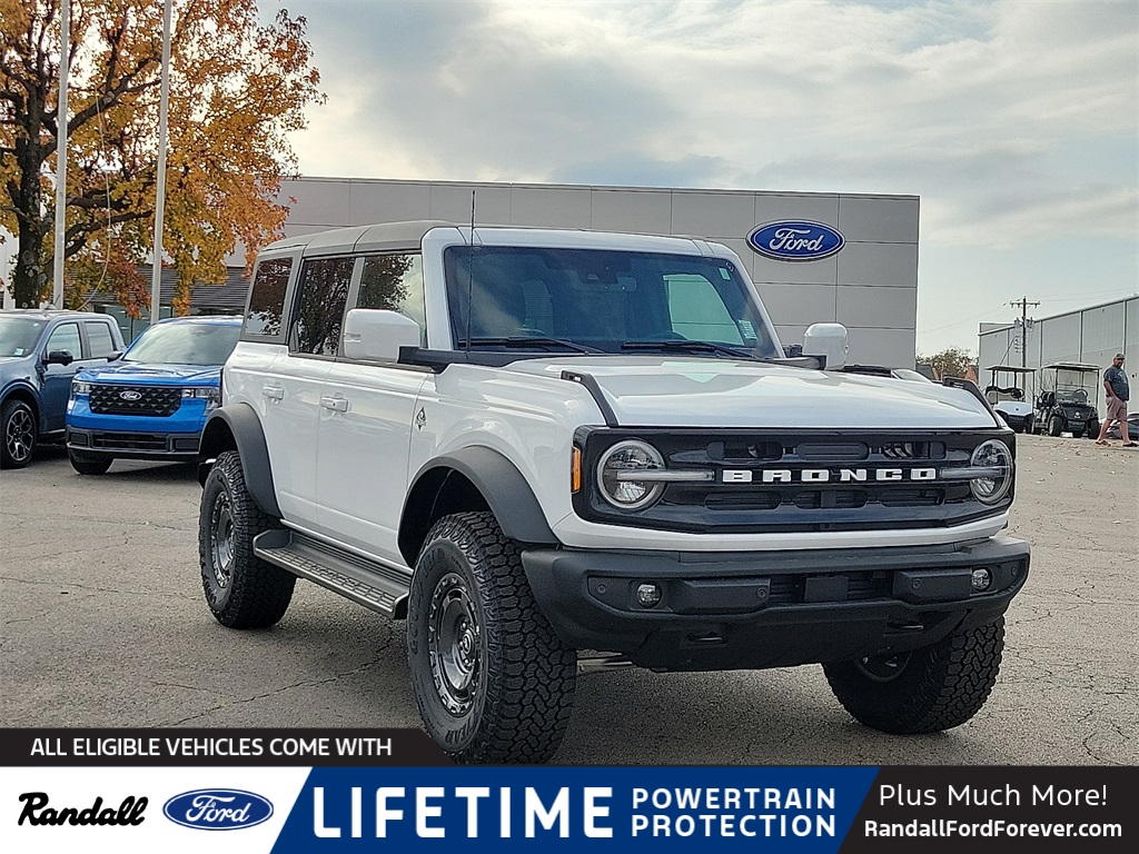 2025 Ford Bronco 4-Door Outer Banks's photo