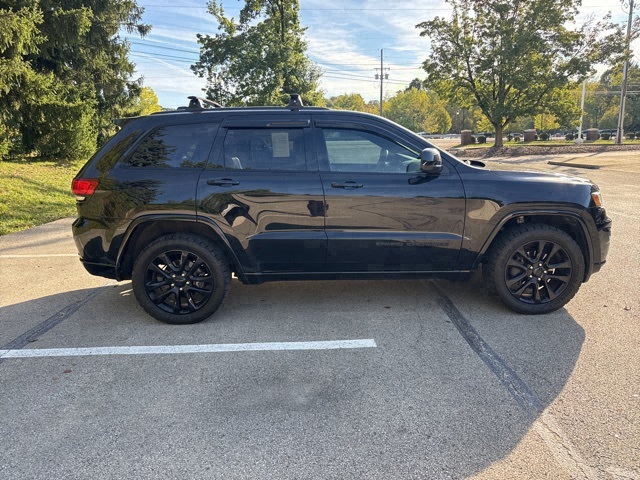 2019 Jeep Grand Cherokee Altitude photo 3