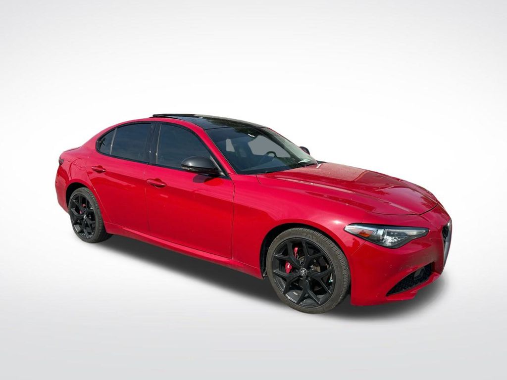 2020 Alfa Romeo Giulia Base photo 3