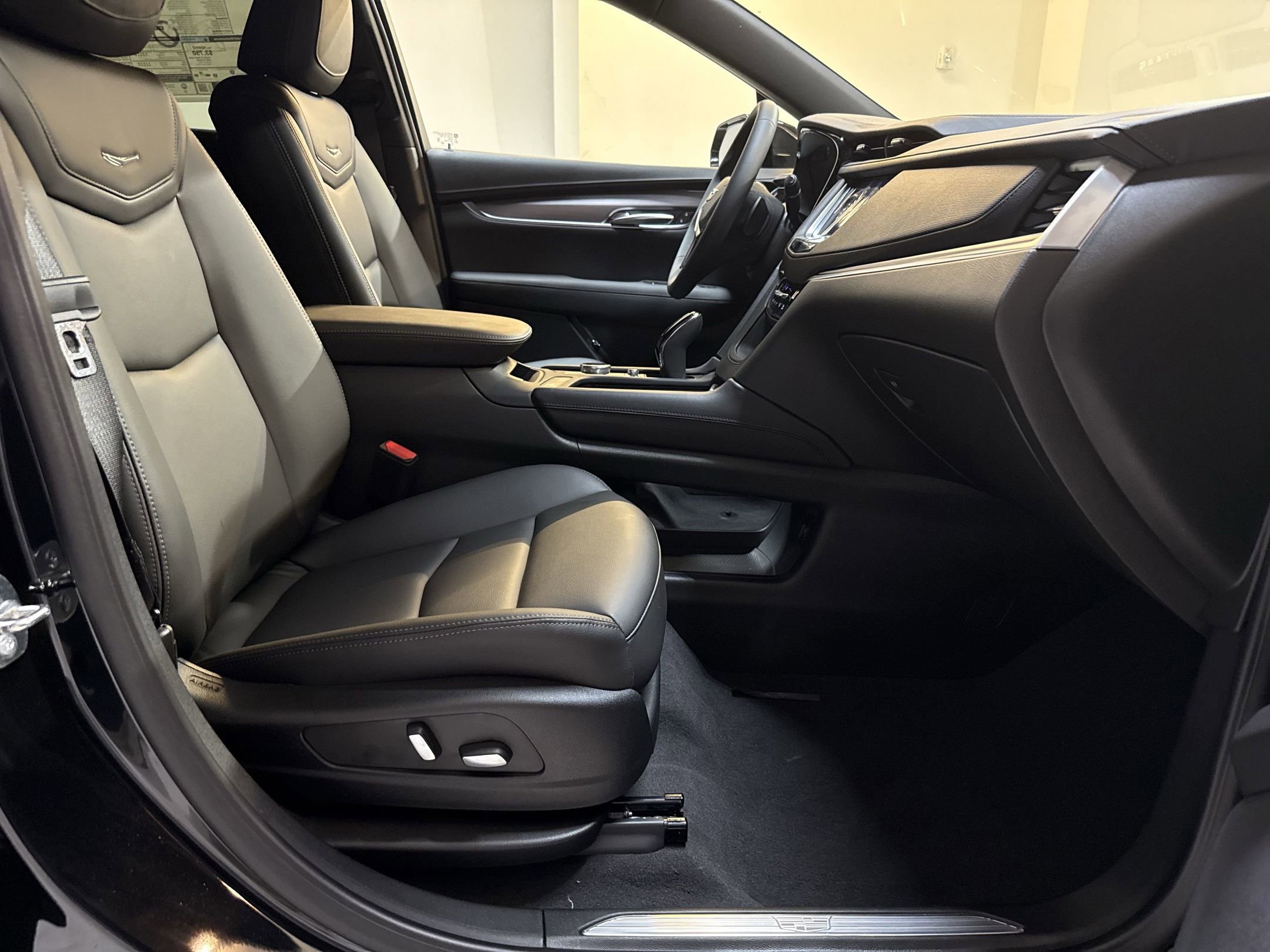 2025 Cadillac XT5 Luxury photo 48
