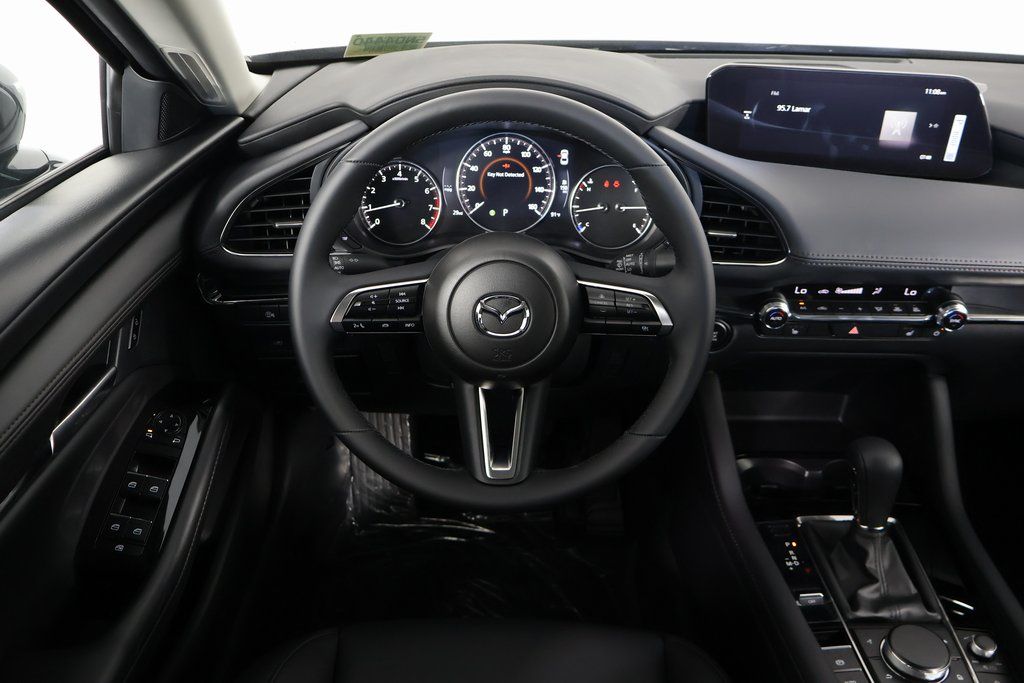 2025 Mazda Mazda3 2.5 s Preferred photo 3