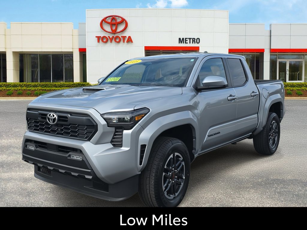 2025 Toyota Tacoma TRD Sport's photo