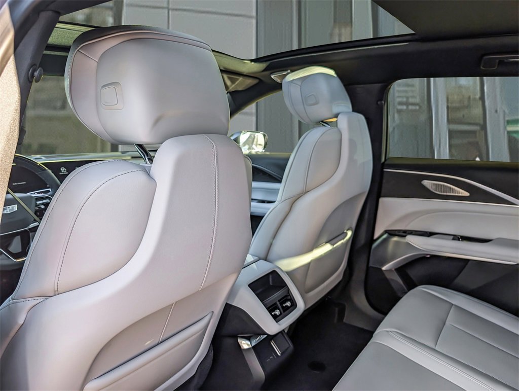 2026 Cadillac Lyriq Luxury photo 14