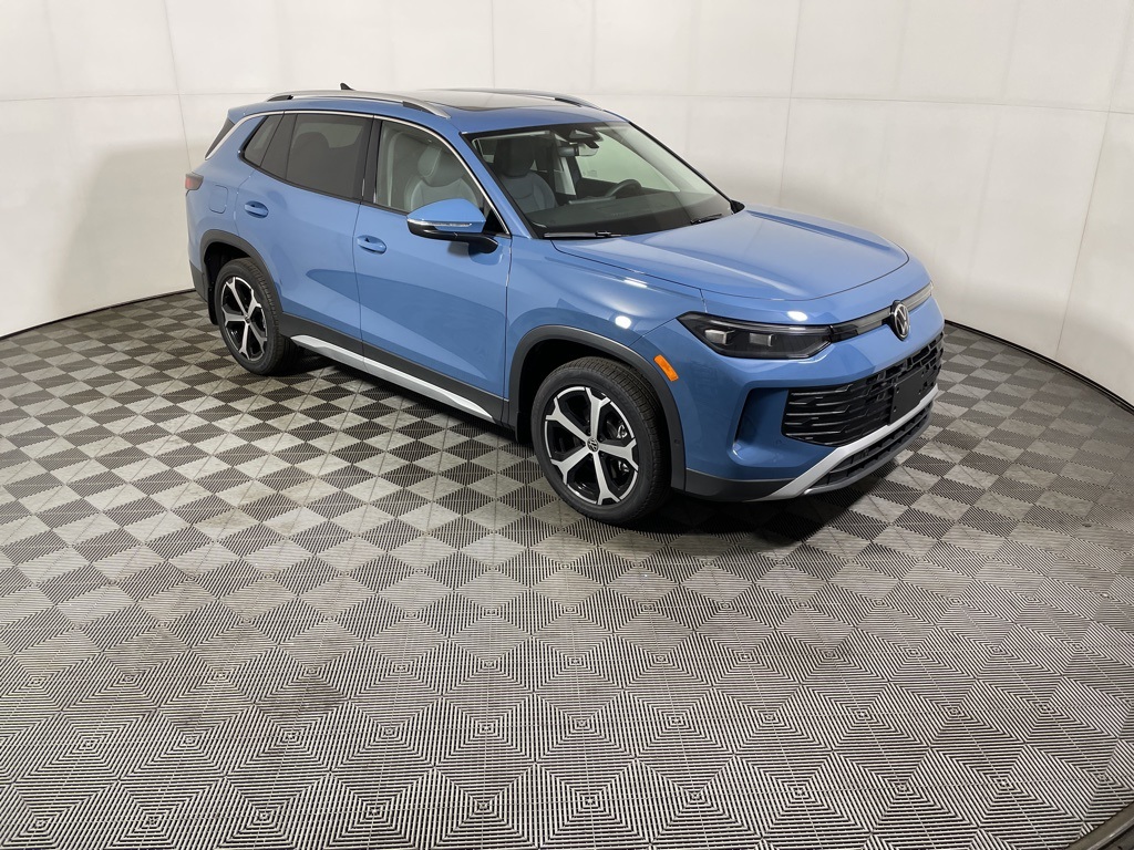 2026 Volkswagen Tiguan SE's photo