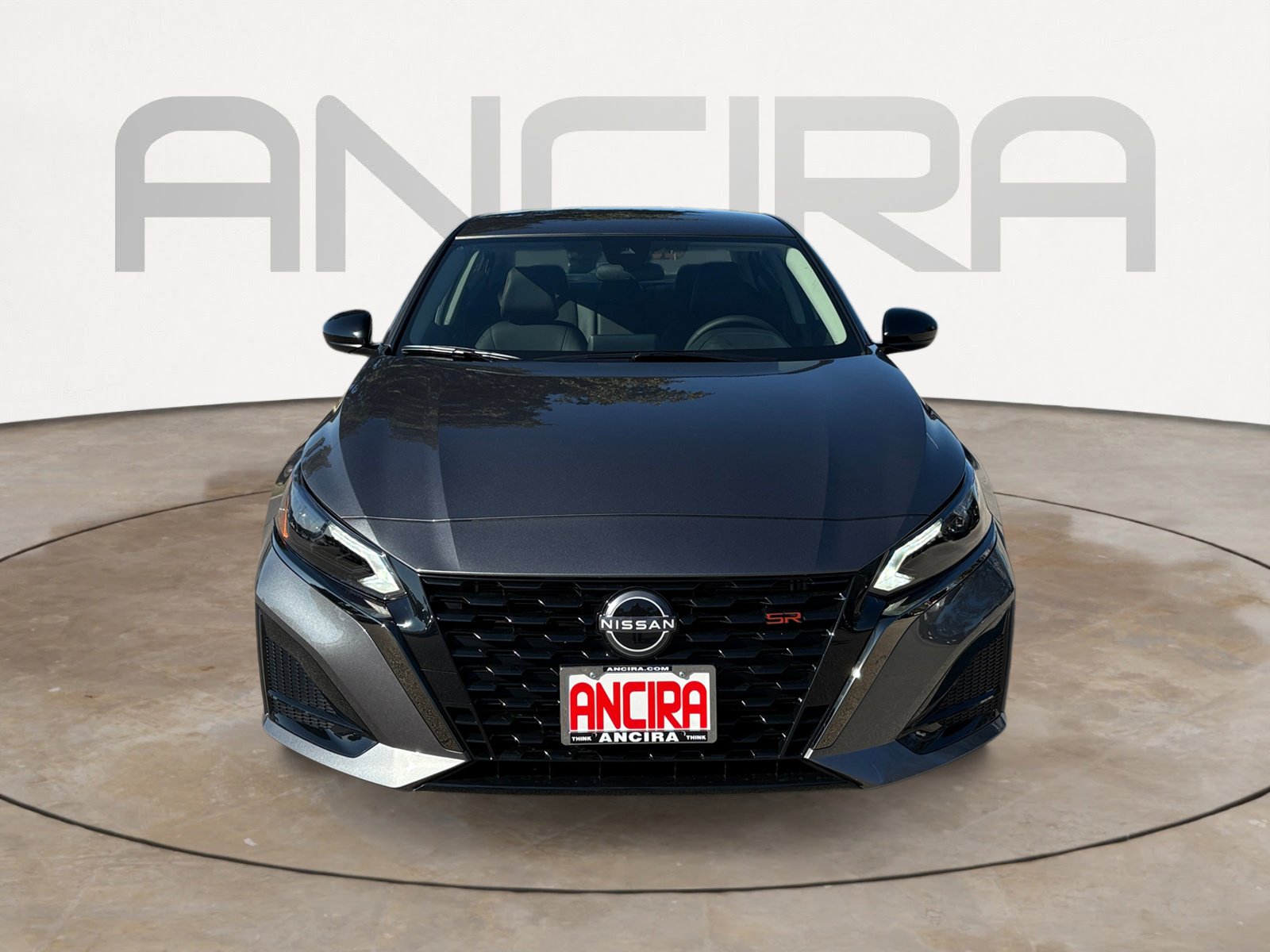 2025 Nissan Altima SR photo 4