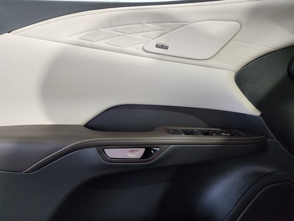 2025 Lexus RX 450h+ Luxury photo 12