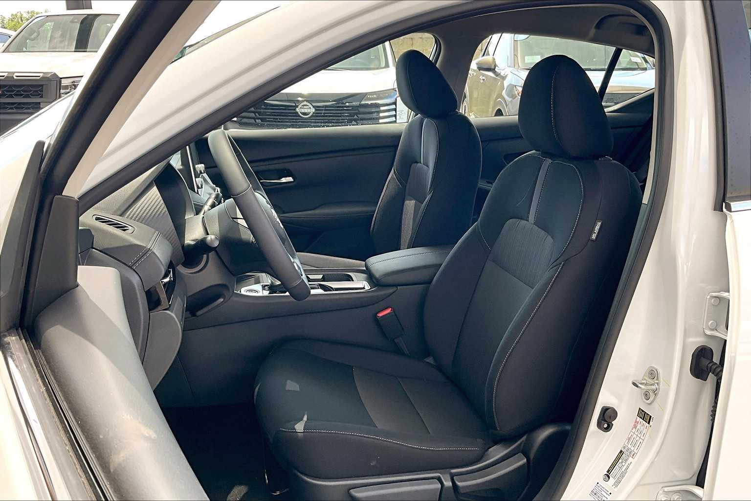 2025 Nissan Sentra SV photo 15