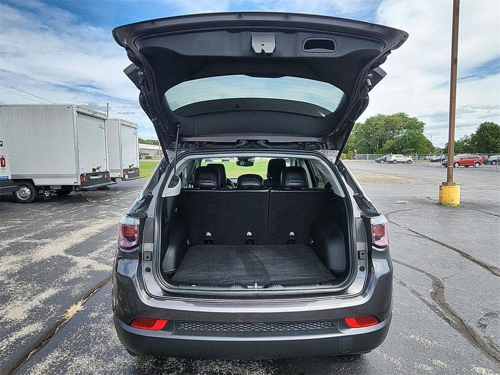 2022 Jeep Compass Latitude photo 21