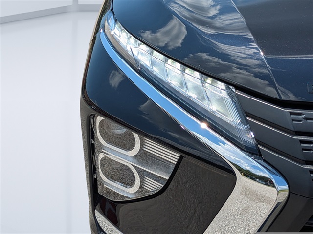 2023 Mitsubishi Eclipse Cross LE photo 10