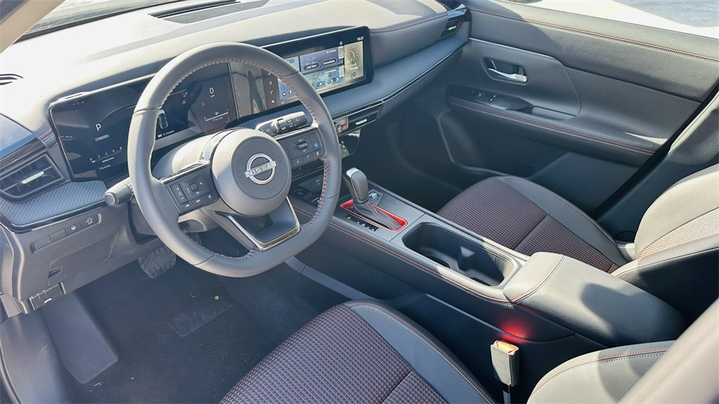 2026 Nissan Kicks SR photo 10