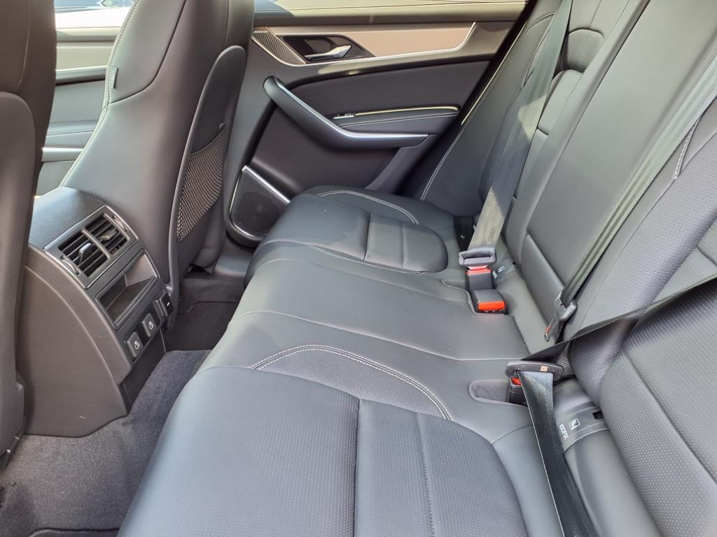 2026 Jaguar F-PACE P400 R-Dynamic S photo 5