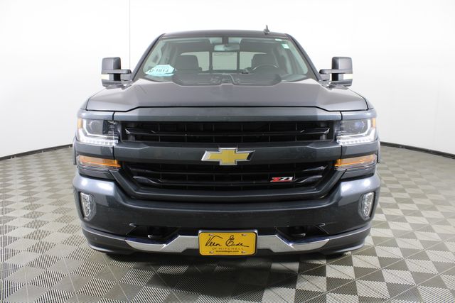 2018 Chevrolet Silverado 1500 LT photo 2