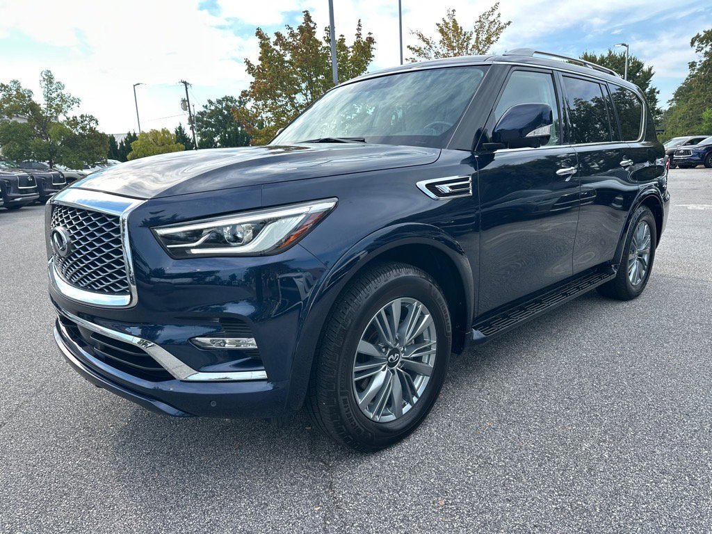 2022 Infiniti QX80 Luxe photo 7