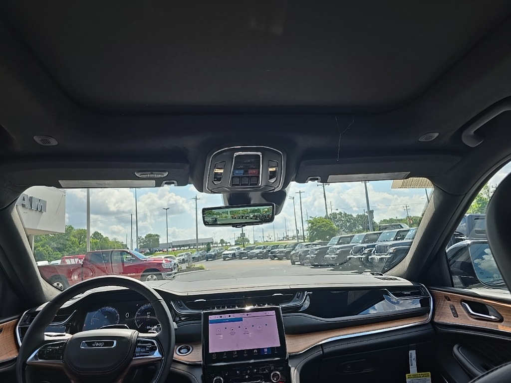 2025 Jeep Grand Cherokee L Summit Reserve photo 21