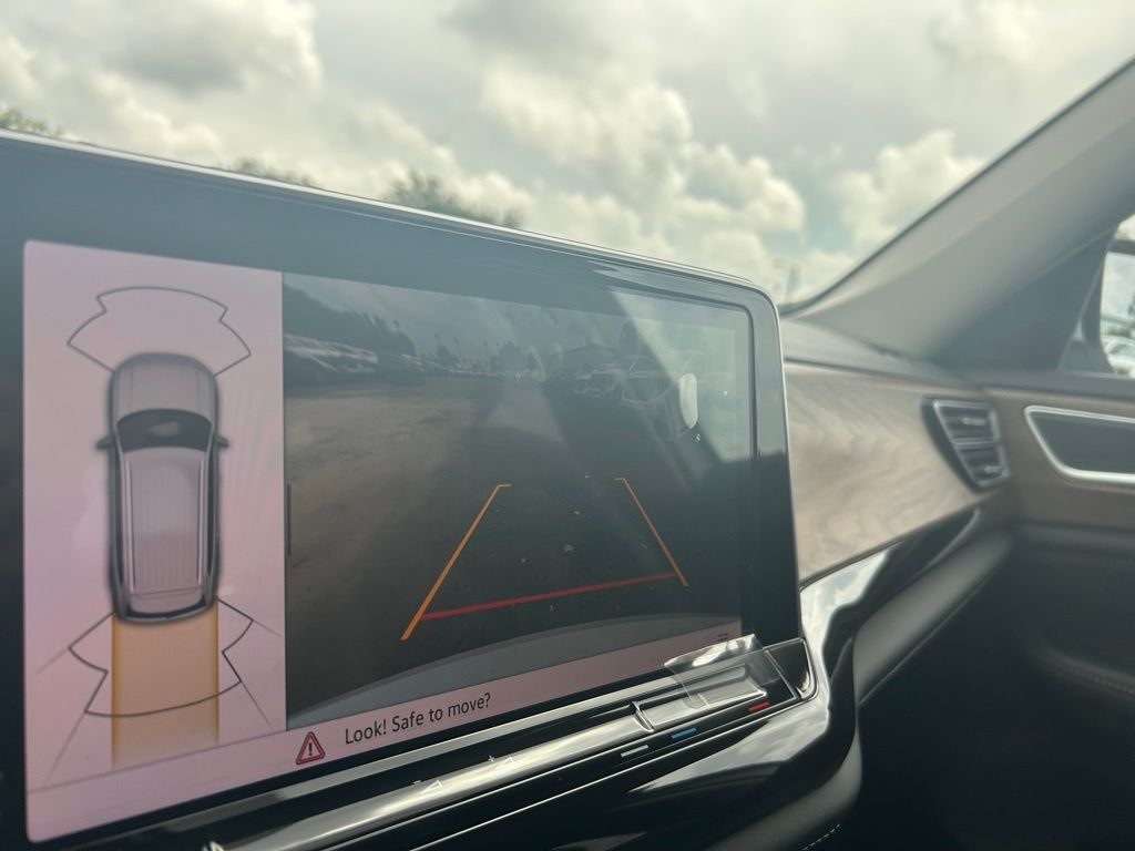 2026 Volkswagen Atlas SE Technology photo 12