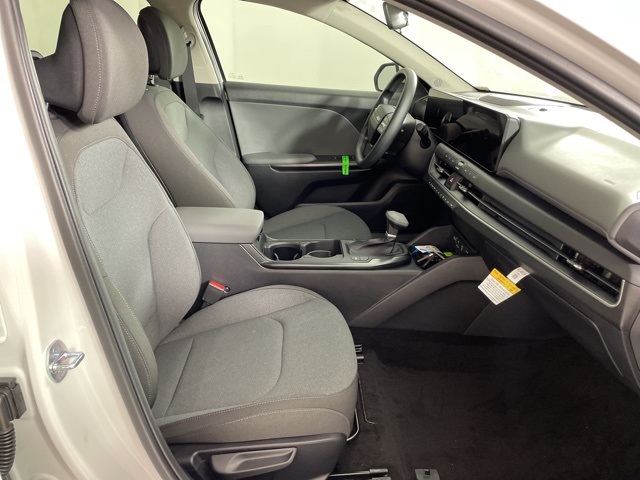 2025 Kia K4 LXS photo 39