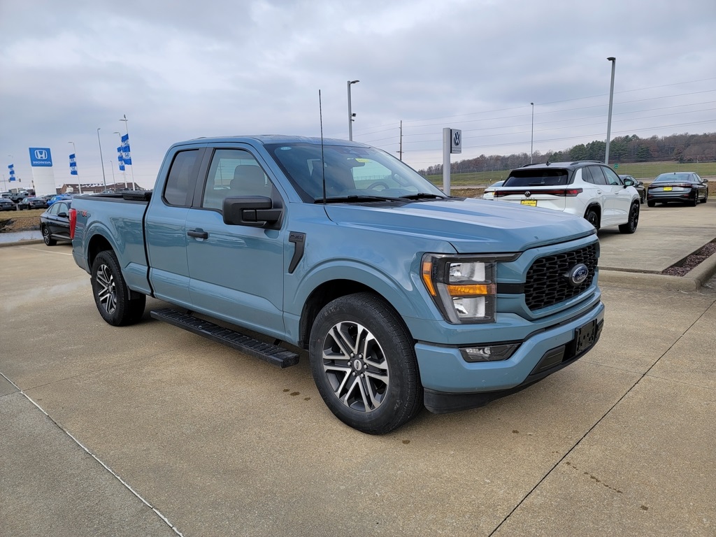 2023 Ford F-150 XL's photo
