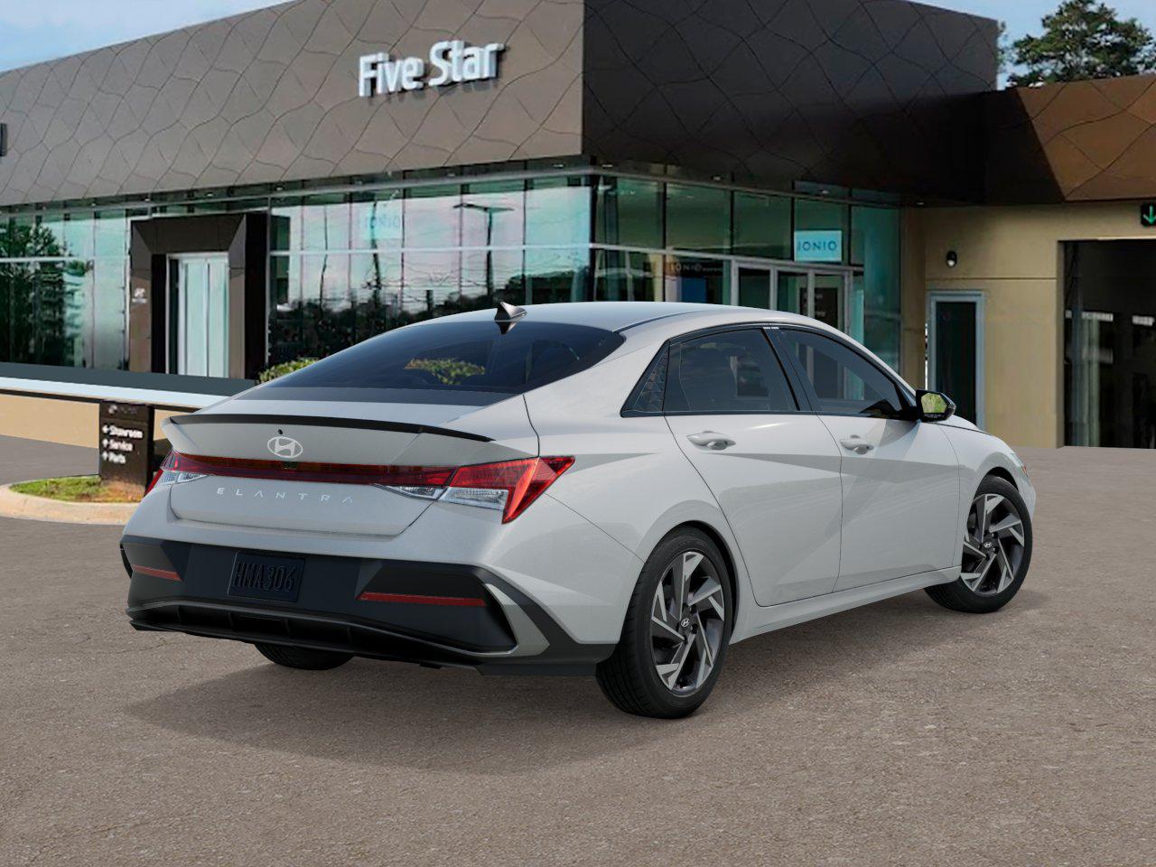 2025 Hyundai Elantra SEL Sport photo 2