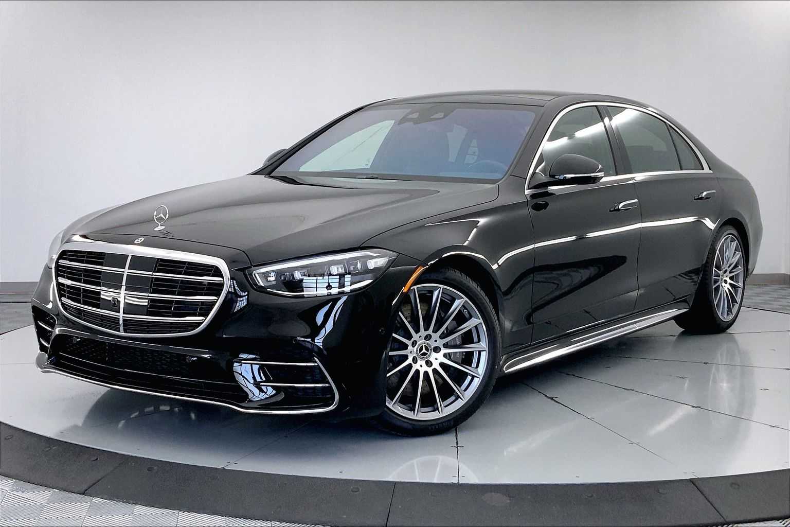 2025 Mercedes-Benz S-Class S 580's photo