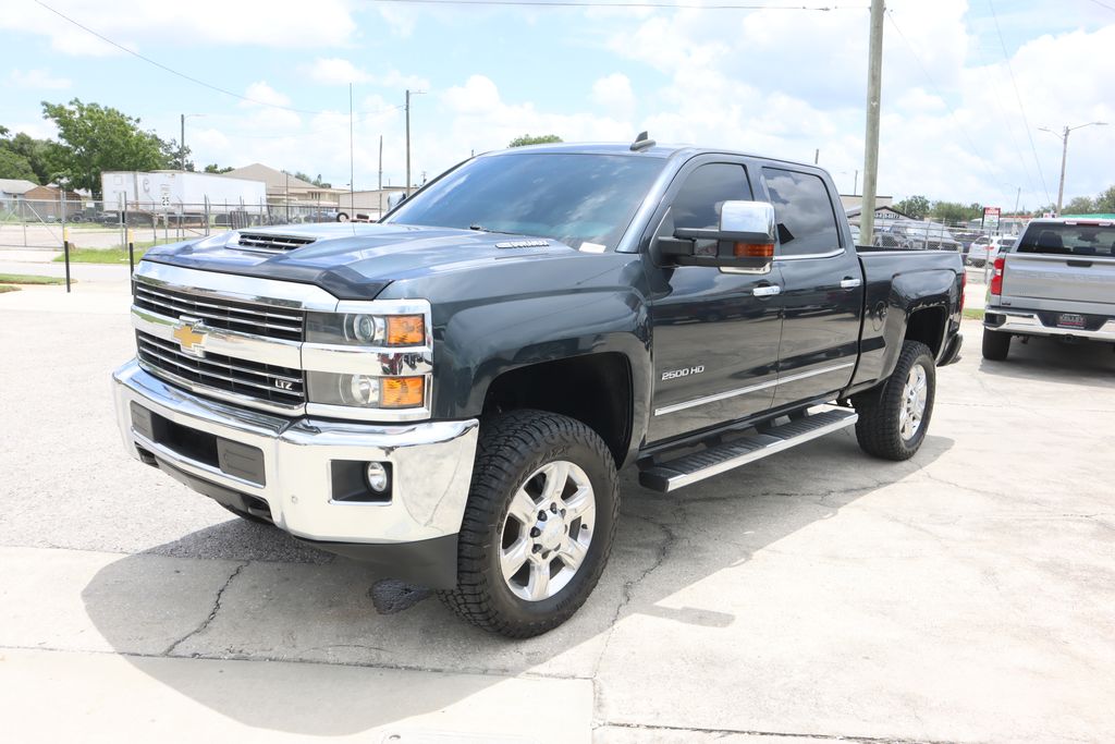 2019 Chevrolet Silverado 2500HD LTZ photo 3