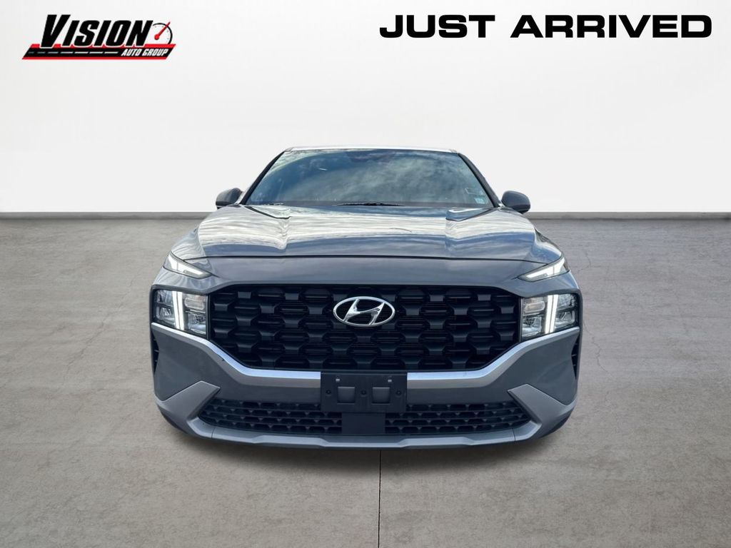 2022 Hyundai Santa Fe SE photo 2