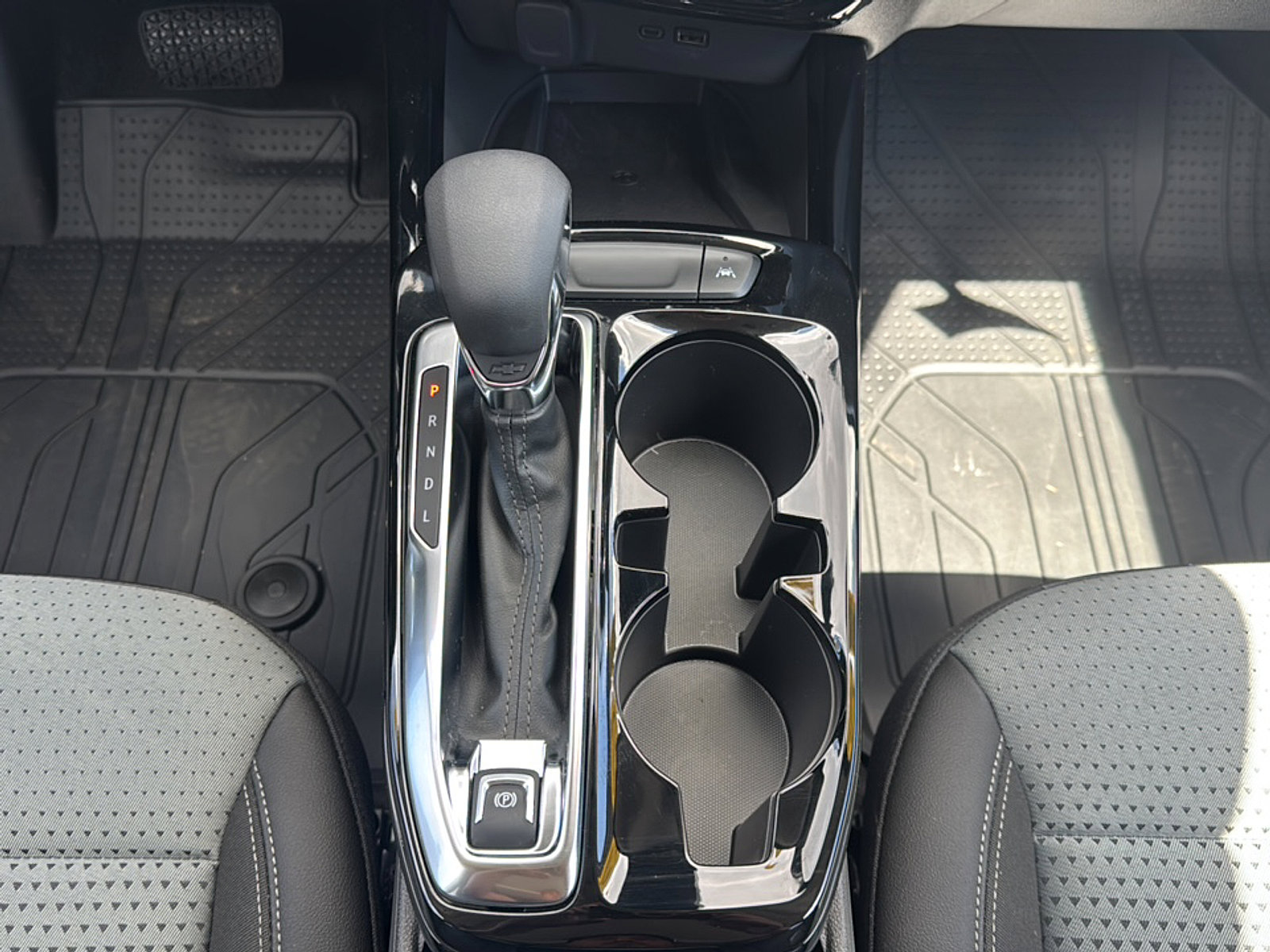 2025 Chevrolet Trax LT photo 30