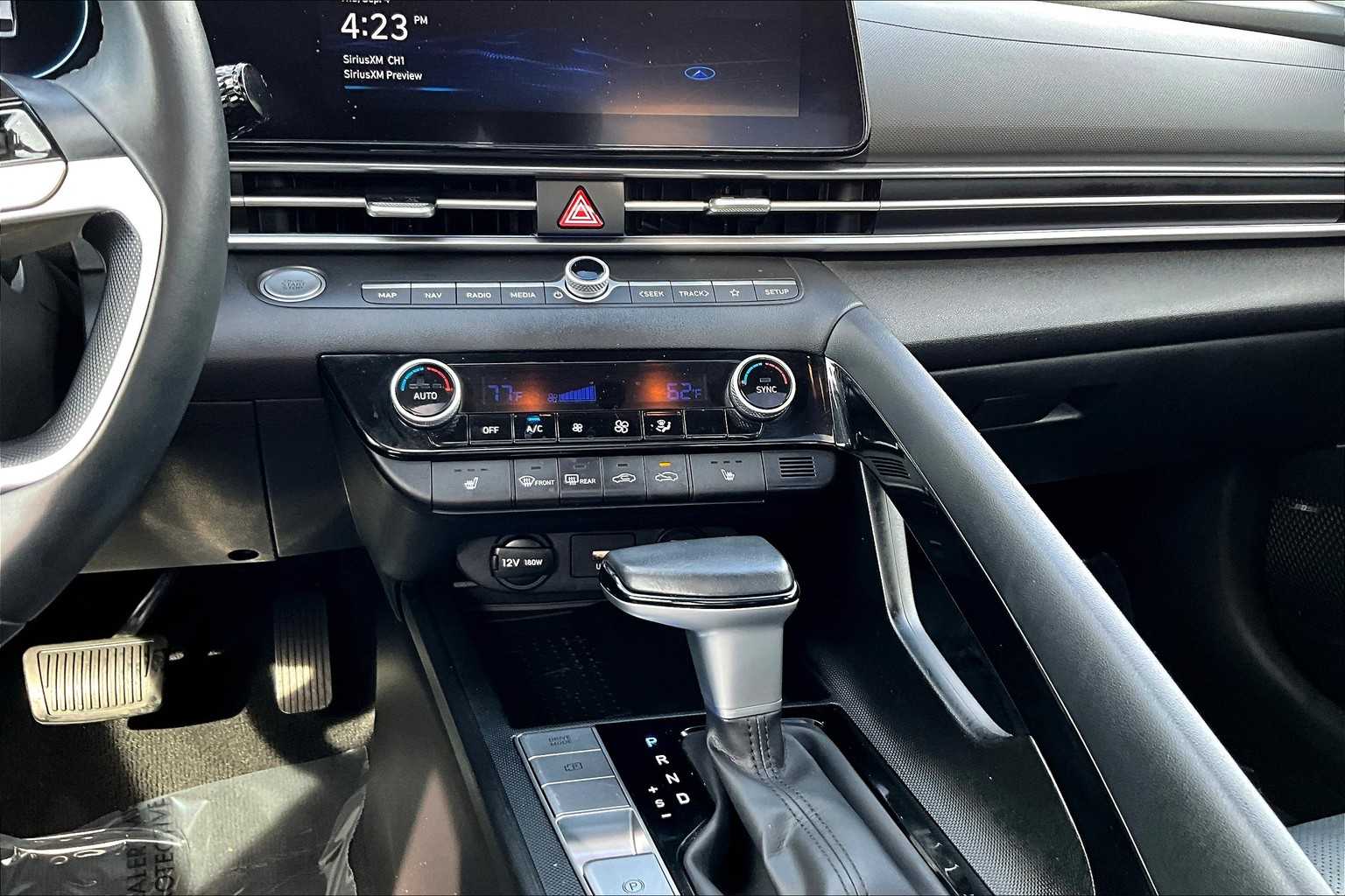 2023 Hyundai Elantra Limited photo 31