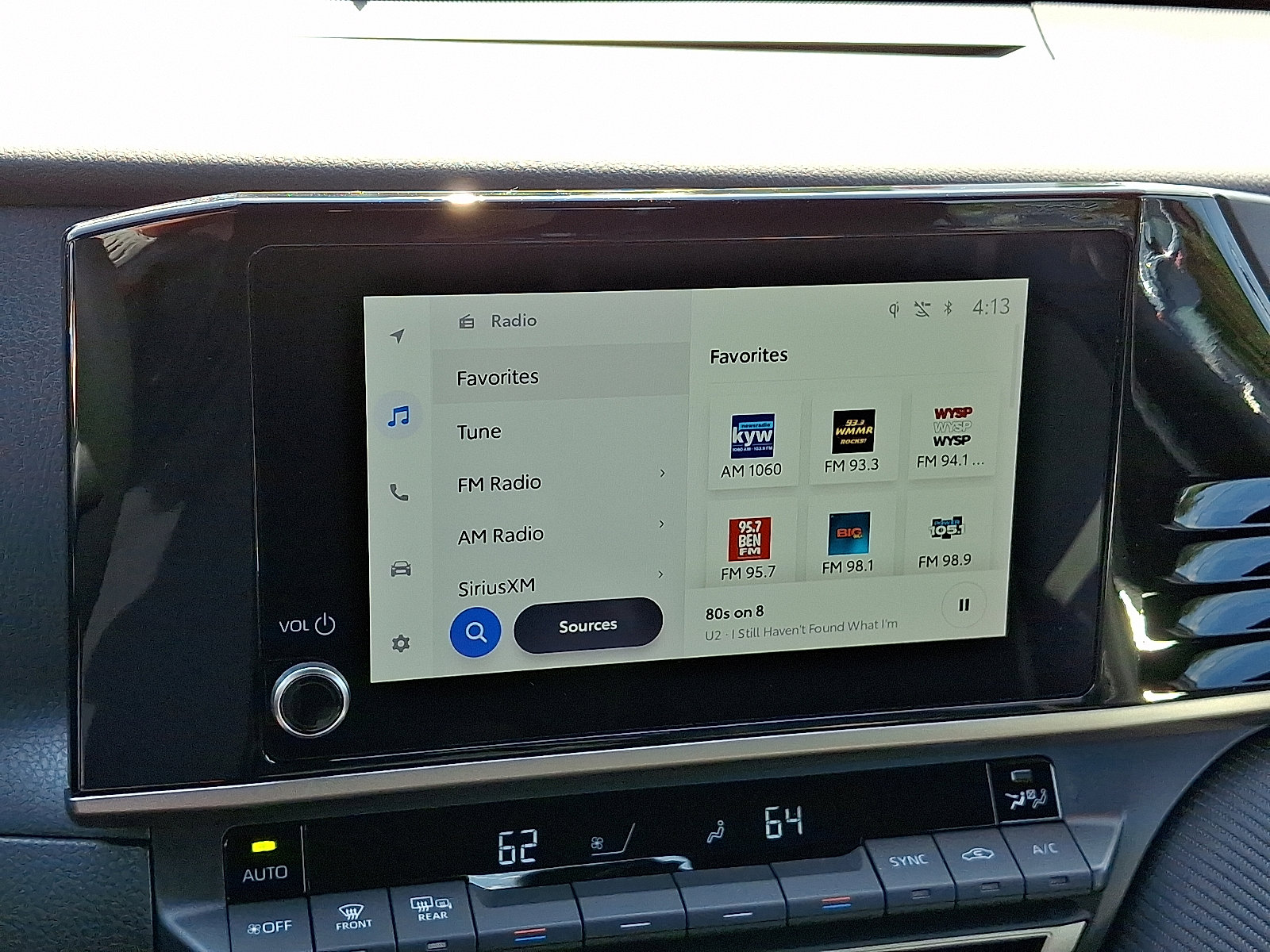2025 Toyota Camry SE photo 13