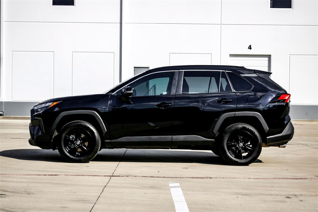2024 Toyota RAV4 XLE photo 7