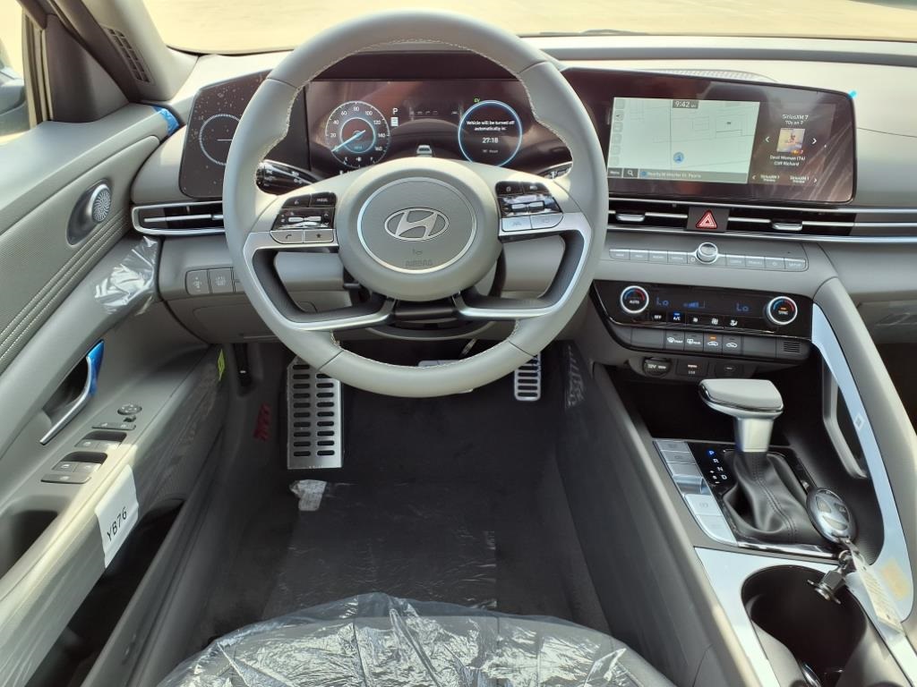 2025 Hyundai Elantra Hybrid SEL Sport photo 3