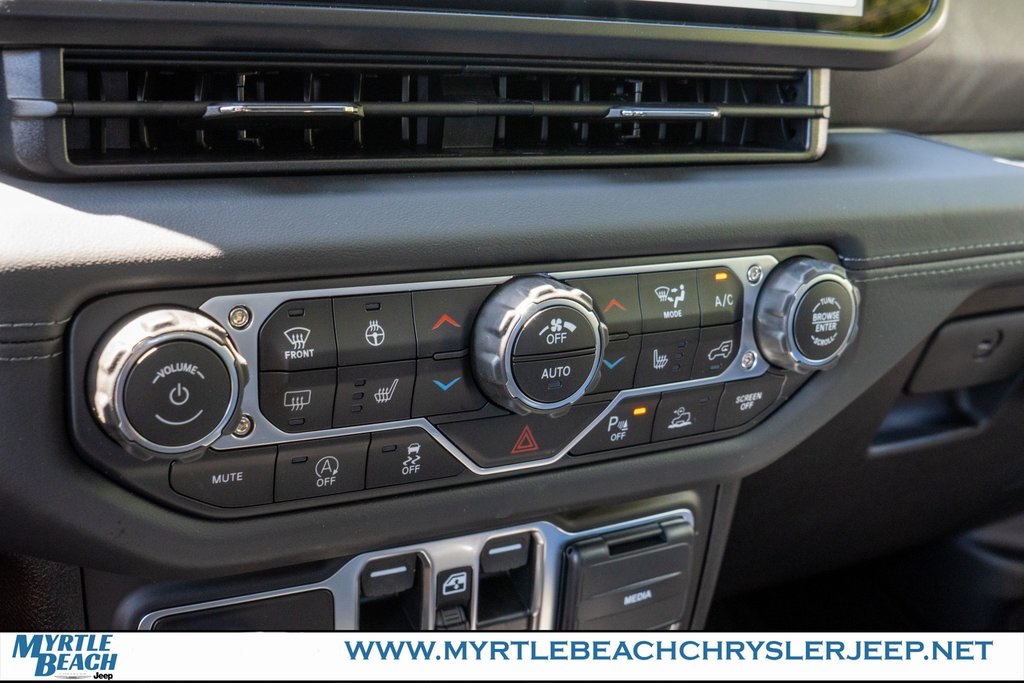 2025 Jeep Gladiator Sport photo 21