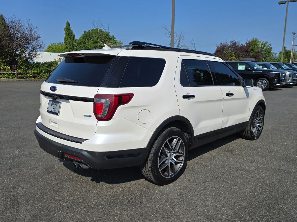 2018 Ford Explorer Sport photo 5