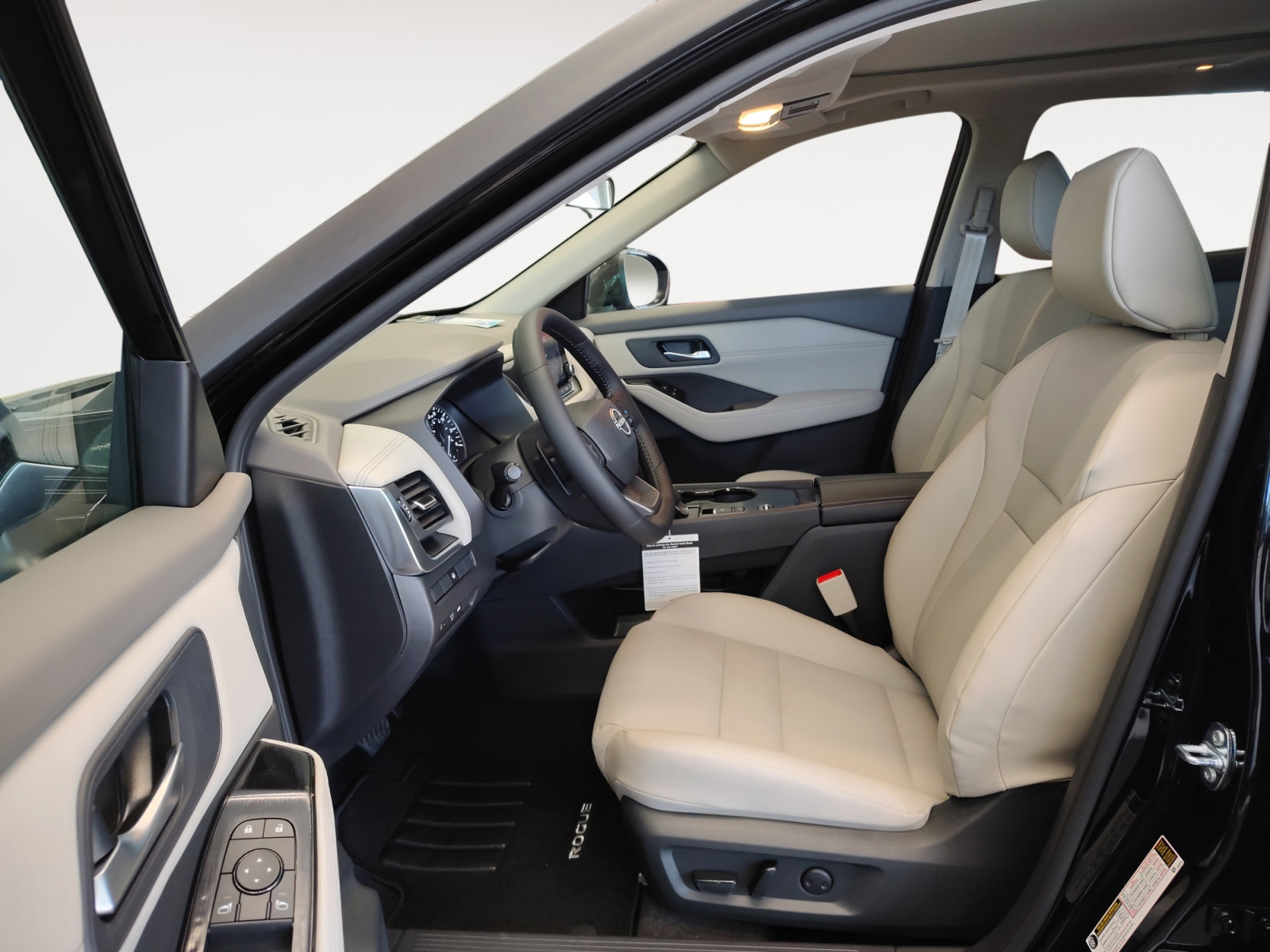 2025 Nissan Rogue SV photo 21