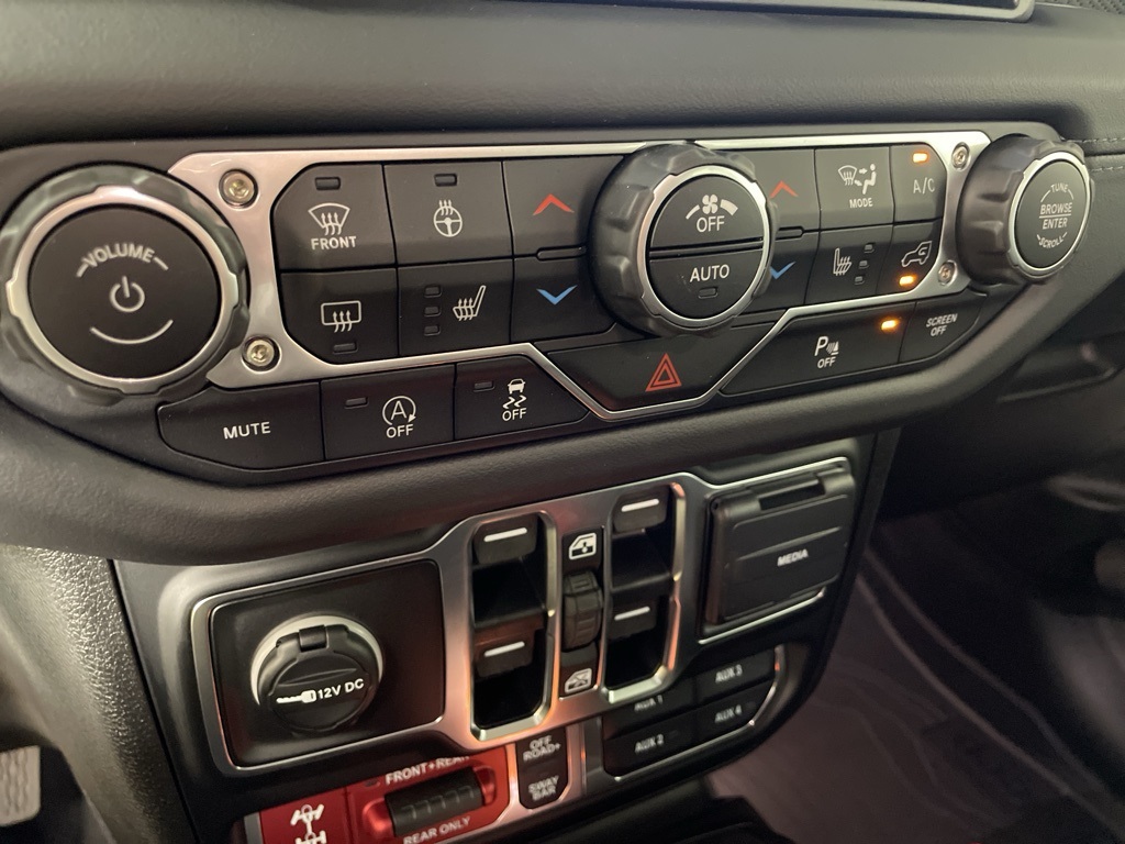 2025 Jeep Wrangler Rubicon X photo 31