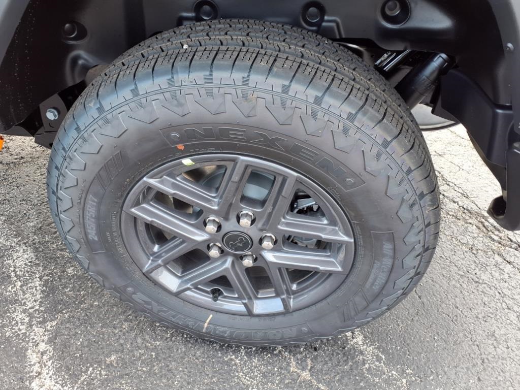 2025 Jeep Wrangler Sport S photo 4
