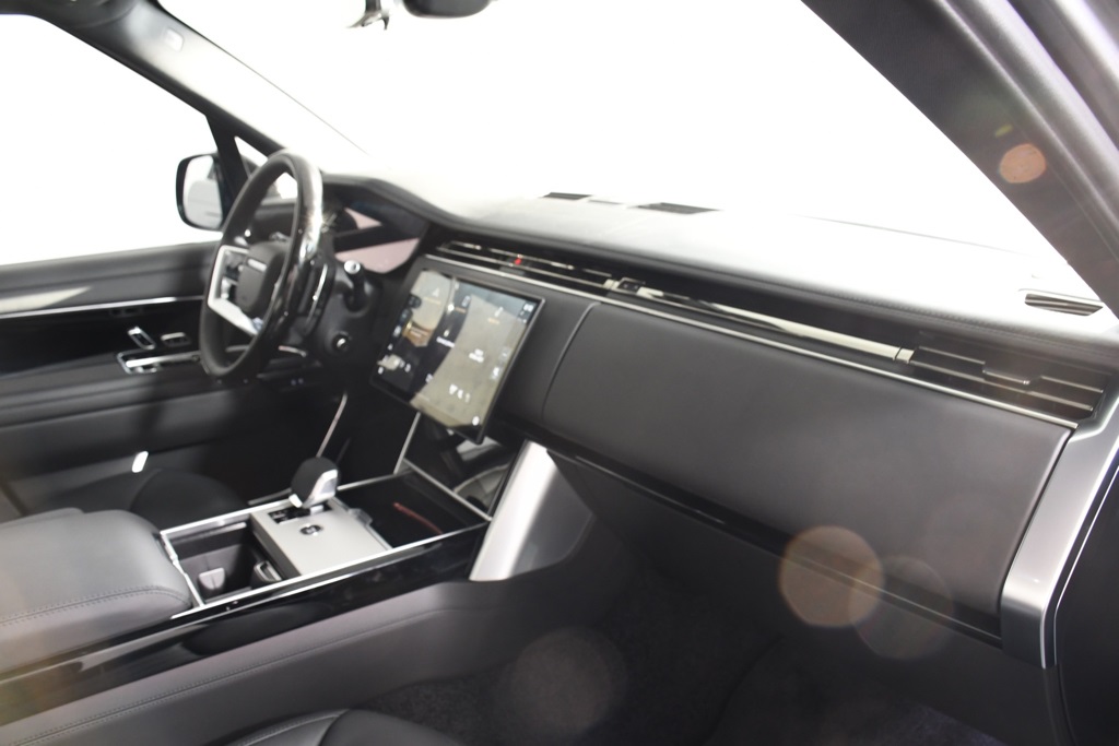 2025 Land Rover Range Rover Autobiography photo 18
