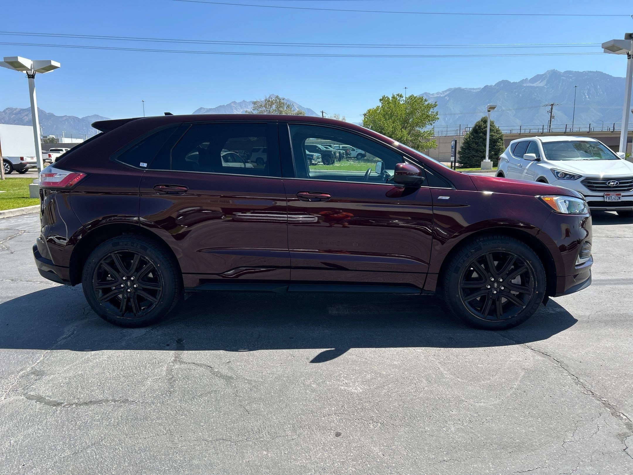 2022 Ford Edge ST-Line photo 2