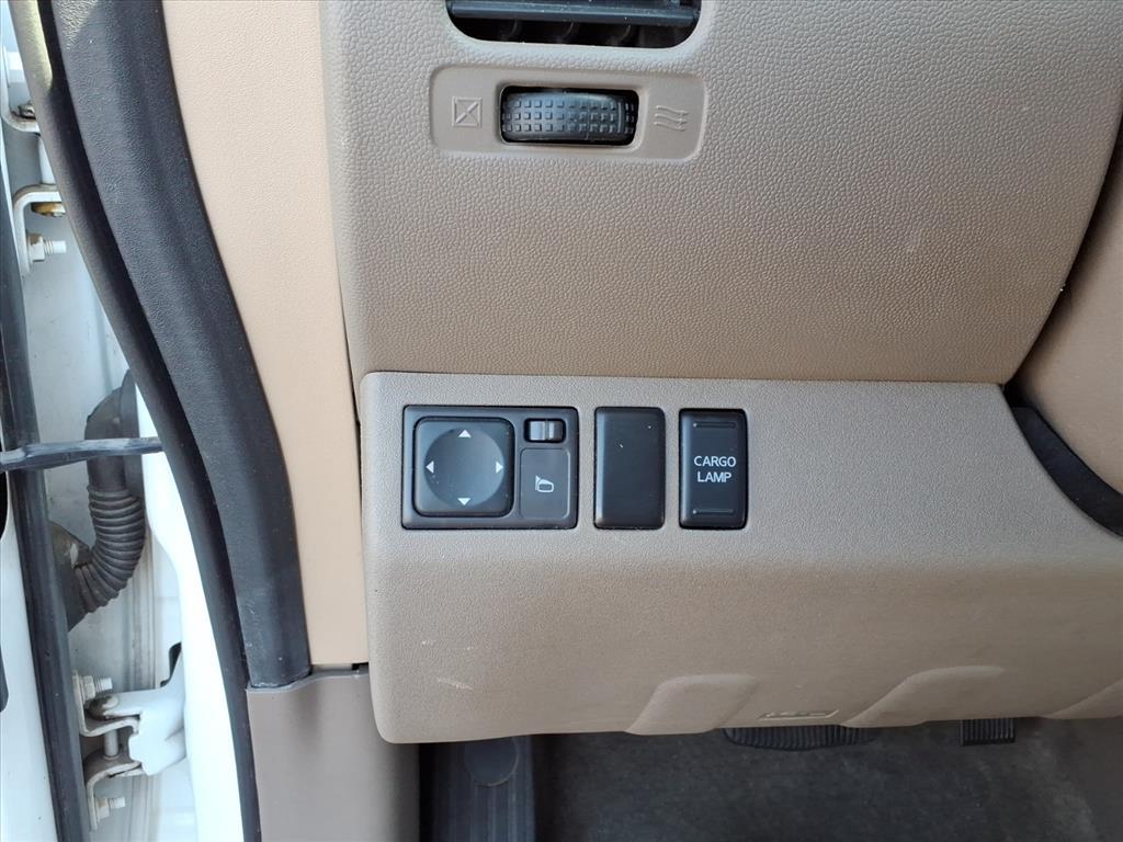 2012 Nissan Frontier SL photo 25