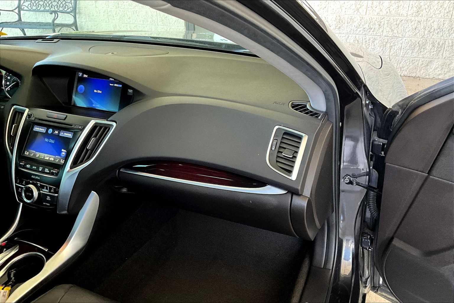 2015 Acura TLX Advance photo 18