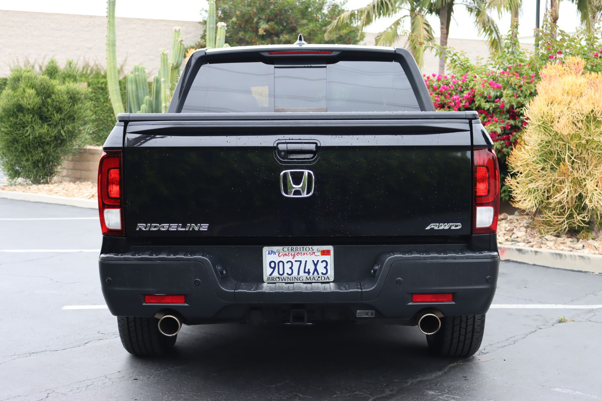 2021 Honda Ridgeline Black Edition photo 3