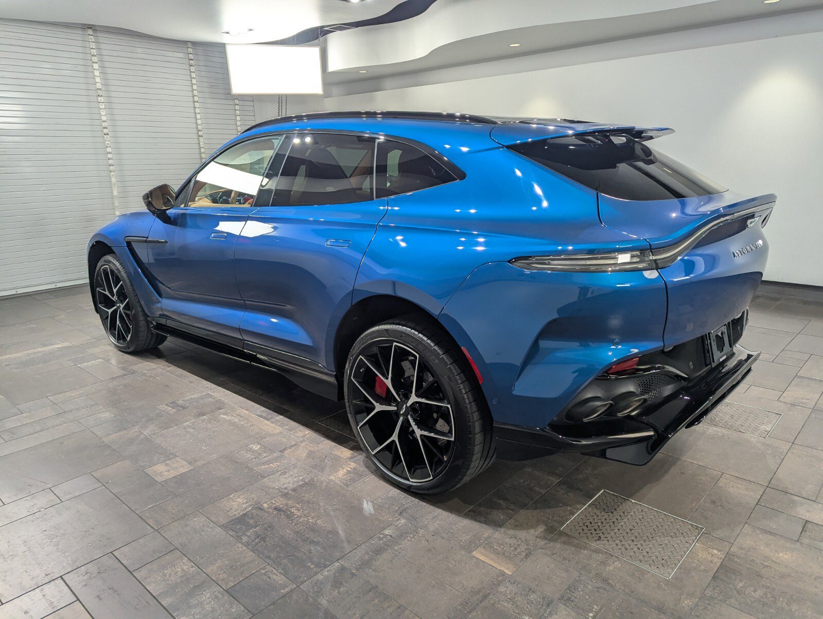 2025 Aston Martin DBX AM8 DBX707 photo 2