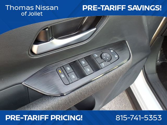 2026 Nissan Kicks SV photo 18