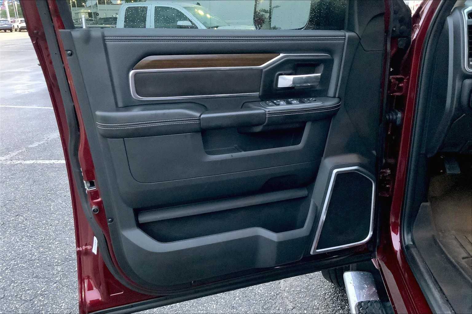 2022 Ram 2500 Laramie photo 18