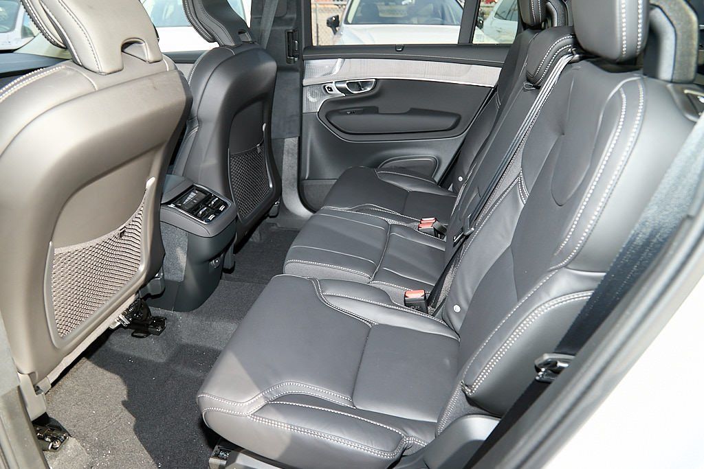 2026 VOLVO XC90 - Image 18