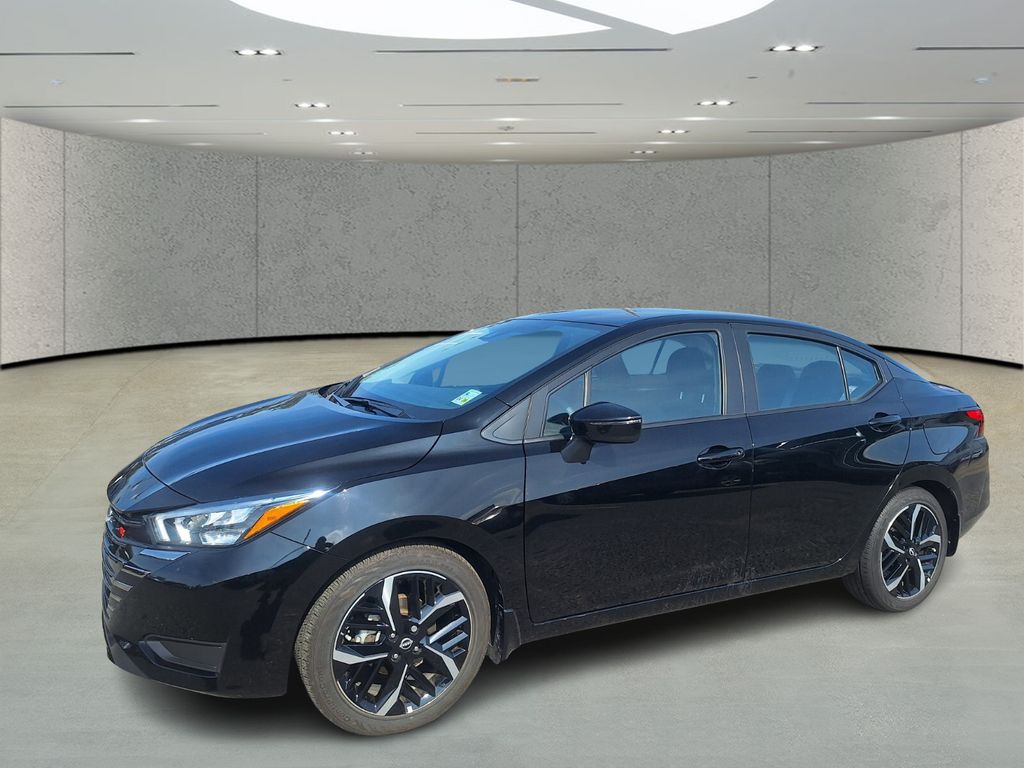2025 Nissan Versa Sedan SR's photo
