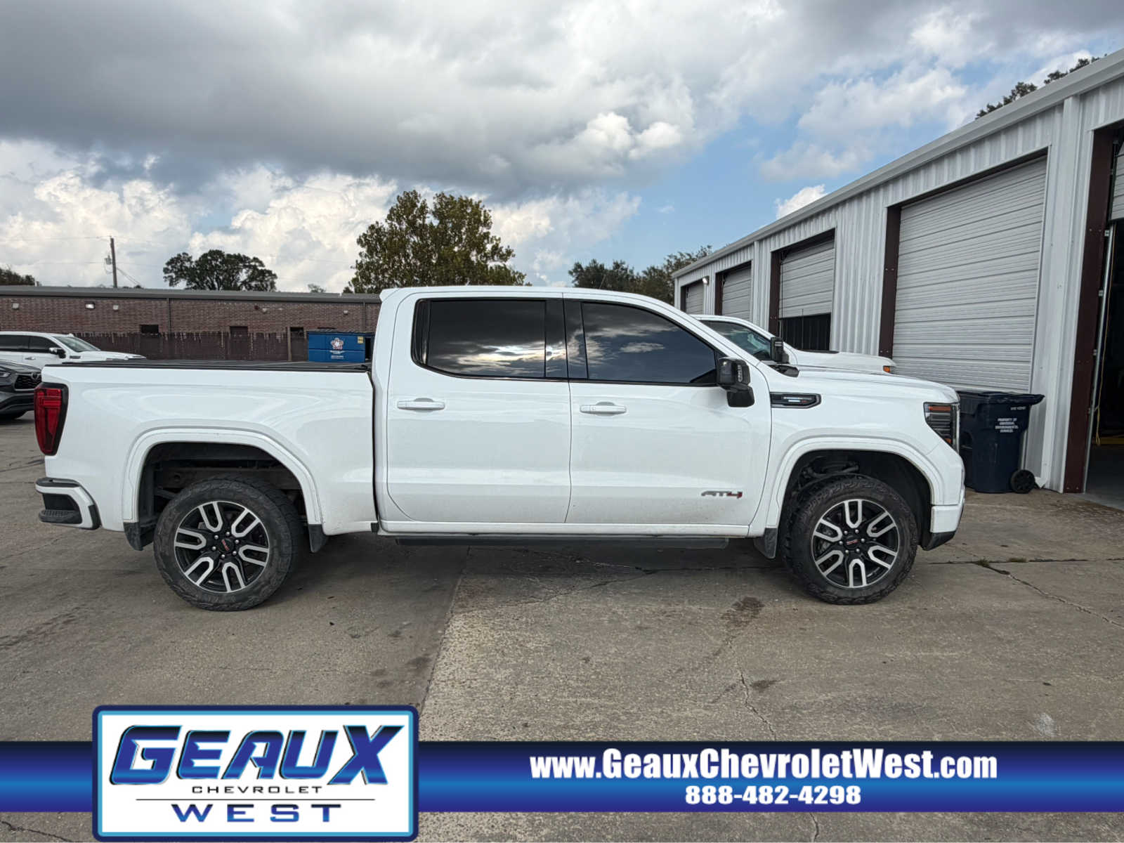 2023 Gmc Sierra 1500 AT4 photo 2